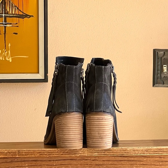 Dolce Vita Stacked Heel Booties, 7, EUC! - Picture 7 of 8